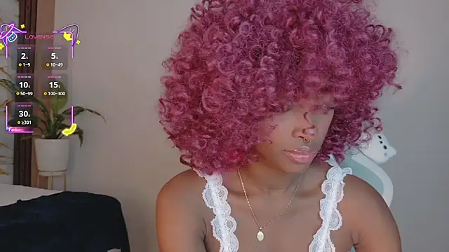 Snapshot of ahvi_ebony chatting on 04.12.26 ahvi ebony online show from 04.12.26