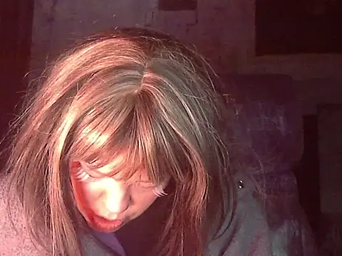 Snapshot of iva_spirit chatting on 03.01.25 iva spirit online show from 03.01.25