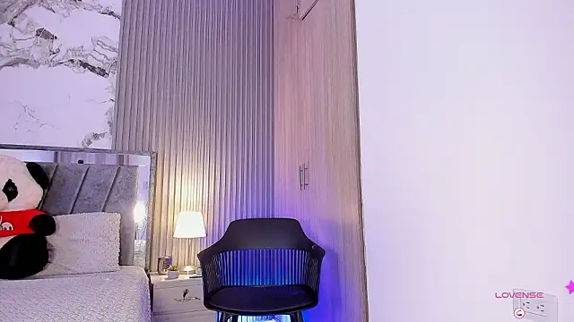 Snapshot of Pink_Jazmin chatting on 02.10.26 Pink Jazmin online show from 02.10.26