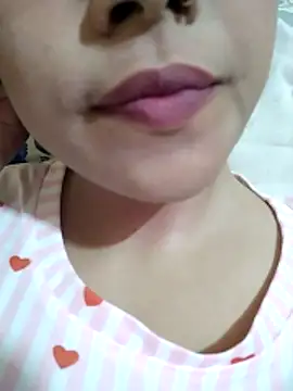Snapshot of Anki-doll chatting on 05.18.26 Anki-doll online show from 05.18.26