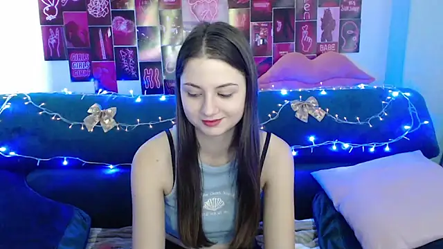 Snapshot of MilanaRoza chatting on 01.10.25 MilanaRoza online show from 01.10.25