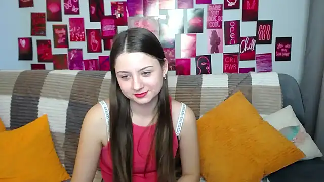 Snapshot of MilanaRoza chatting on 02.21.25 MilanaRoza online show from 02.21.25