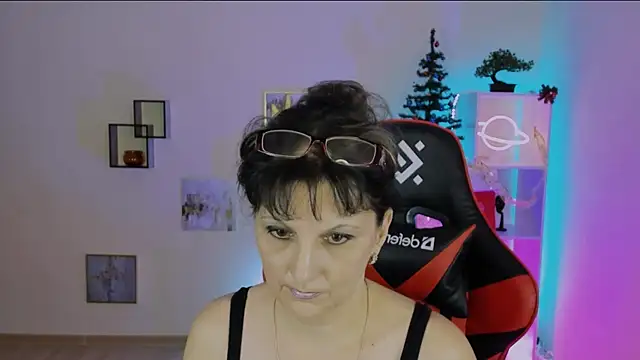 Snapshot of marta_quinn chatting on 12.05.24 marta quinn online show from 12.05.24