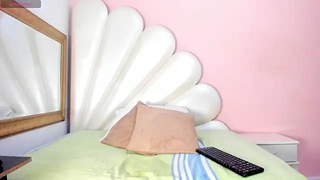 Snapshot of Ally_Parkeer_ chatting on 02.27.25 Ally Parkeer online show from 02.27.25