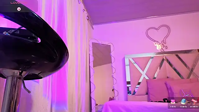 Laylafoxy tay online show from 10.14.25