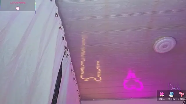 Laylafoxy tay online show from 11.20.25