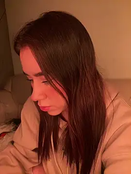 Snapshot of Im_Valen_Cute chatting on 05.17.26 Im Valen Cute online show from 05.17.26