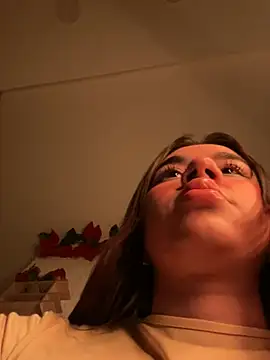 Snapshot of Im_Valen_Cute chatting on 05.31.26 Im Valen Cute online show from 05.31.26