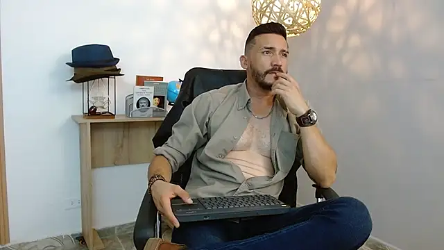 Reiko 85  online show from 02.24.25