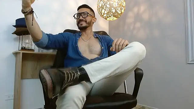 Reiko 85  online show from 02.26.25