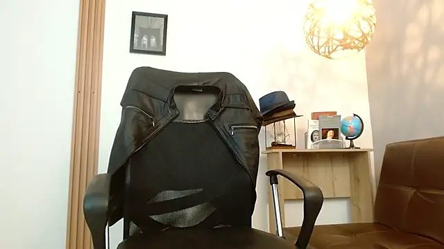 Reiko 85  online show from 03.22.25