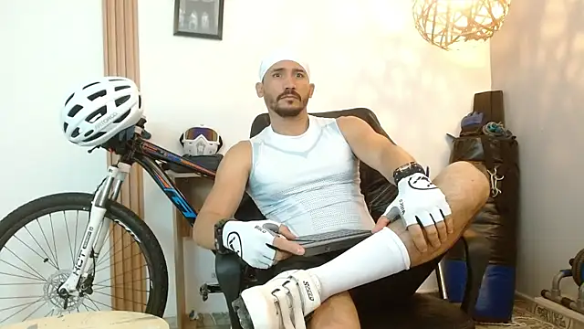 Reiko 85  online show from 09.18.25