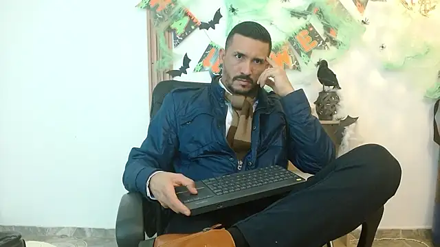 Reiko 85  online show from 10.18.25