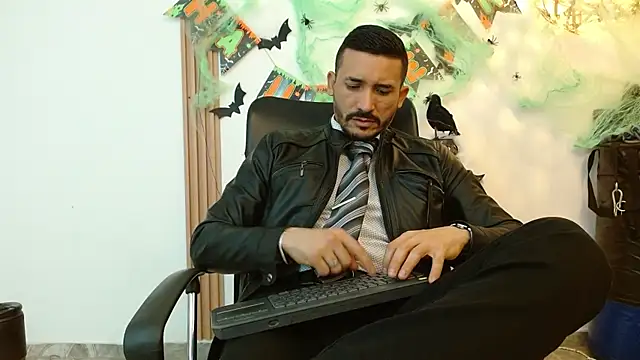 Reiko 85  online show from 10.20.25