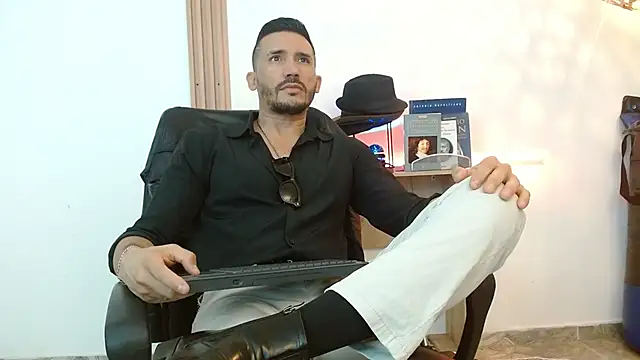 Reiko 85  online show from 11.24.25