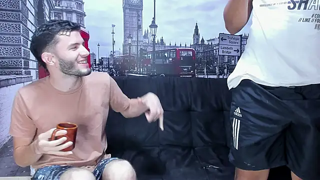 Snapshot of threesome_sexy_hot chatting on 12.15.24 threesome sexy hot online show from 12.15.24