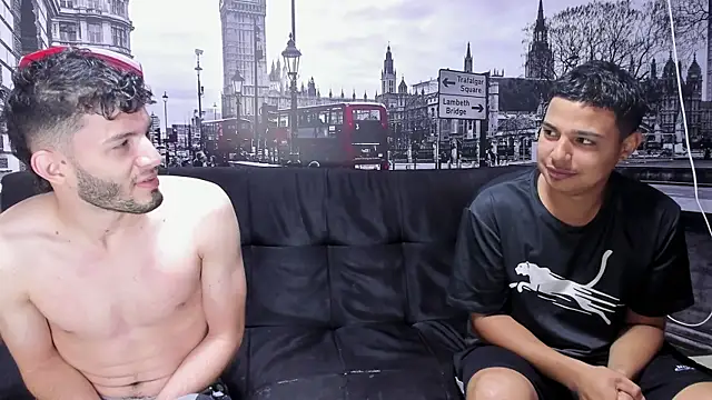 Snapshot of threesome_sexy_hot chatting on 12.23.24 threesome sexy hot online show from 12.23.24