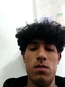 Snapshot of alexander32r chatting on 09.16.25 alexander32r online show from 09.16.25