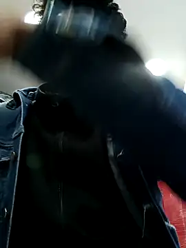 Snapshot of alexander32r chatting on 09.19.25 alexander32r online show from 09.19.25