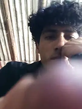 Snapshot of alexander32r chatting on 09.26.25 alexander32r online show from 09.26.25