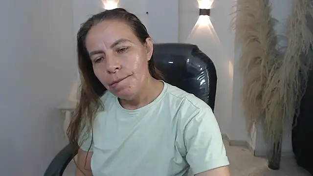 Milf karlye online show from 12.20.25