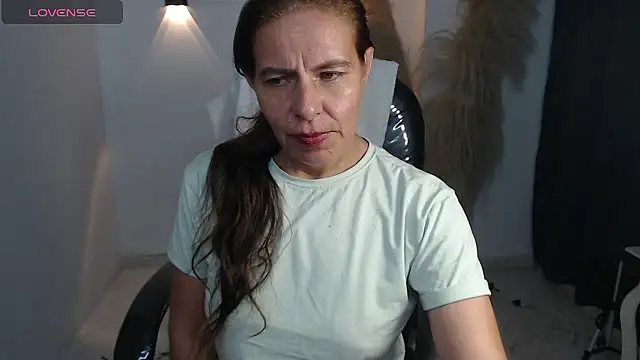 Milf karlye online show from 01.12.26