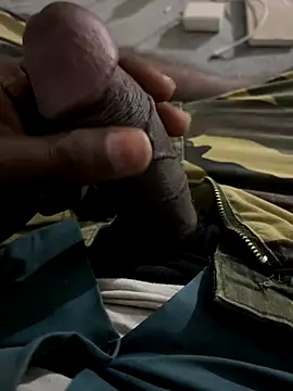 Snapshot of deshi_boybig chatting on 12.05.25 deshi boybig online show from 12.05.25