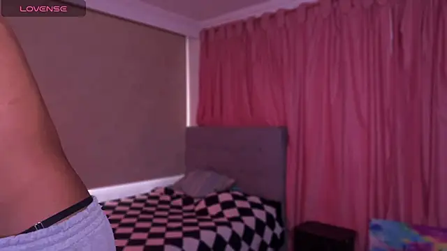 Snapshot of teobowny_ chatting on 10.06.25 teobowny online show from 10.06.25