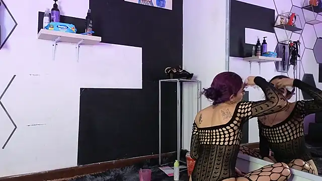 haileycat online show from 12.23.25