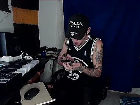 Snapshot of patrik_tattoo_ chatting on 01.23.25 patrik tattoo online show from 01.23.25