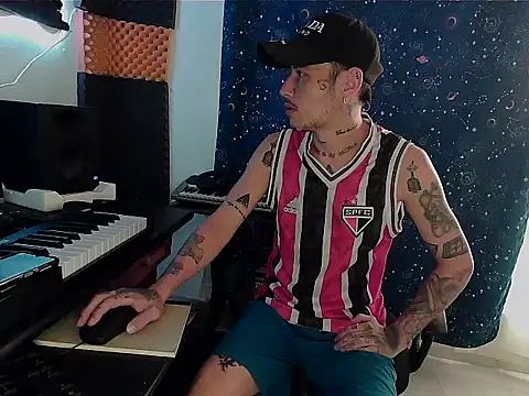 Snapshot of patrik_tattoo_ chatting on 01.30.25 patrik tattoo online show from 01.30.25