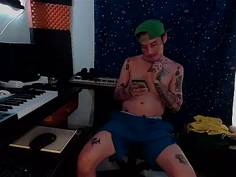 Snapshot of patrik_tattoo_ chatting on 02.13.25 patrik tattoo online show from 02.13.25