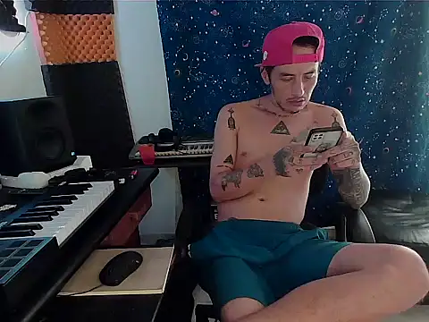 Snapshot of patrik_tattoo_ chatting on 02.15.25 patrik tattoo online show from 02.15.25