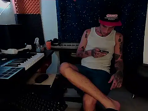 Snapshot of patrik_tattoo_ chatting on 02.17.25 patrik tattoo online show from 02.17.25