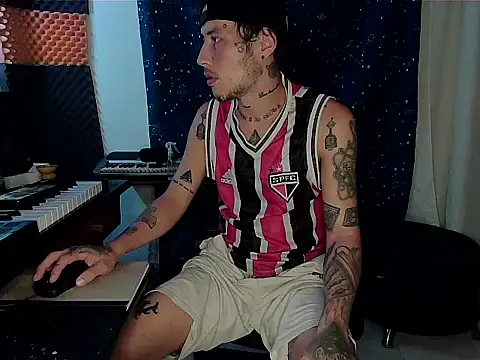 Snapshot of patrik_tattoo_ chatting on 02.24.25 patrik tattoo online show from 02.24.25