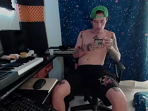 Snapshot of patrik_tattoo_ chatting on 03.02.25 patrik tattoo online show from 03.02.25