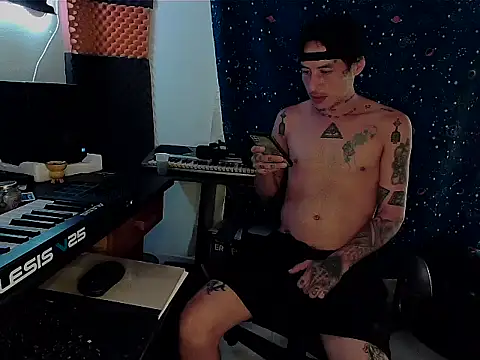 Snapshot of patrik_tattoo_ chatting on 03.14.25 patrik tattoo online show from 03.14.25