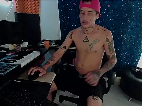 Snapshot of patrik_tattoo_ chatting on 03.19.25 patrik tattoo online show from 03.19.25