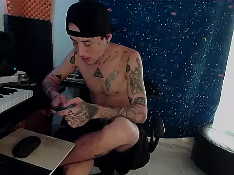 Snapshot of patrik_tattoo_ chatting on 03.21.25 patrik tattoo online show from 03.21.25