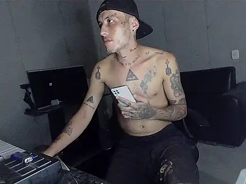 Snapshot of patrik_tattoo_ chatting on 02.09.26 patrik tattoo online show from 02.09.26