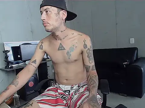 Snapshot of patrik_tattoo_ chatting on 02.24.26 patrik tattoo online show from 02.24.26