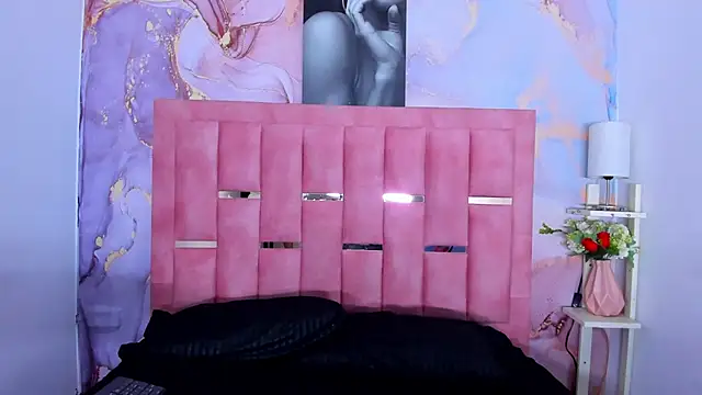 Snapshot of LizzMartin chatting on 02.17.25 LizzMartin online show from 02.17.25