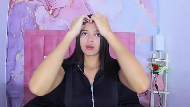 Snapshot of LizzMartin chatting on 03.05.25 LizzMartin online show from 03.05.25