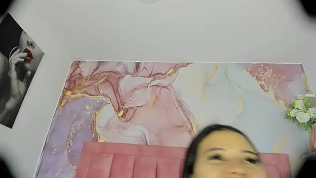 Snapshot of LizzMartin chatting on 09.11.25 LizzMartin online show from 09.11.25