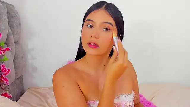 adhara  evanss online show from 12.13.24