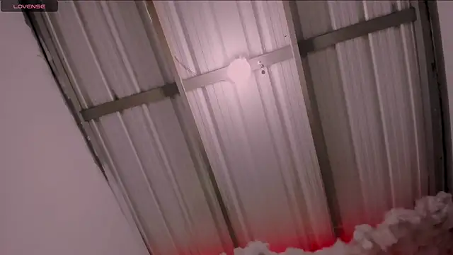 Snapshot of Lauu_G chatting on 03.18.25 Lauu G online show from 03.18.25