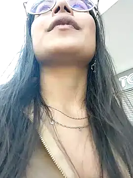 Jade Zephyra online show from 12.08.24