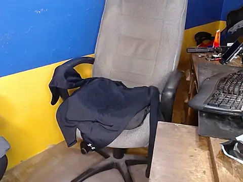 shyhuskyguy online show from 12.18.25