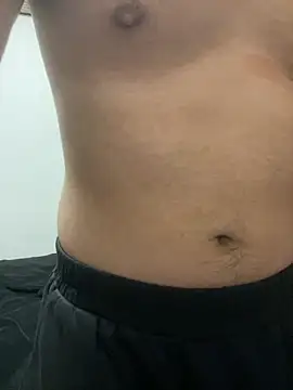 YU-KI00 online show from 11.15.25