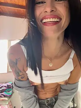 emilie xx  online show from 04.13.26